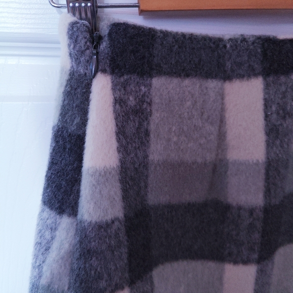 Wool Blend Plaid Winter Miniskirt XS/S - Picture 2 of 7